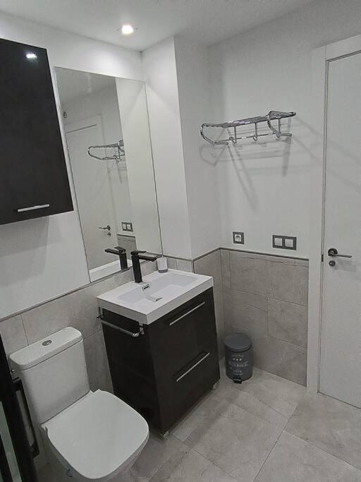 ¡al Lado De La Clinica Oftalmologica Vega! Apartment Oviedo