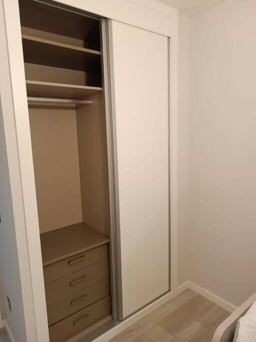 ¡al Lado De La Clinica Oftalmologica Vega! Apartment *